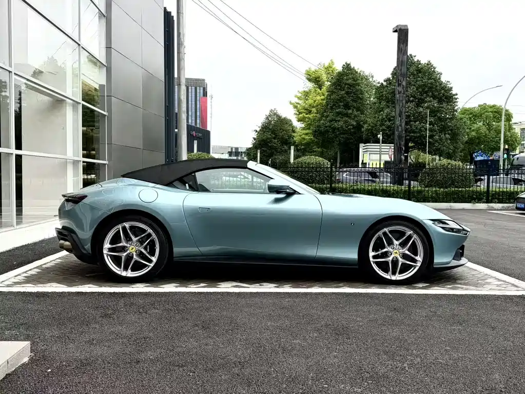 Ferrari Roma 2023 Spider