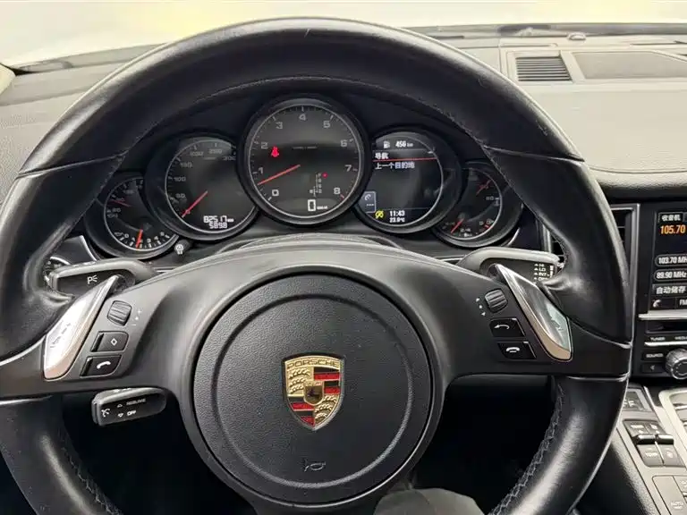 Porsche Panamera — миниатюра 9
