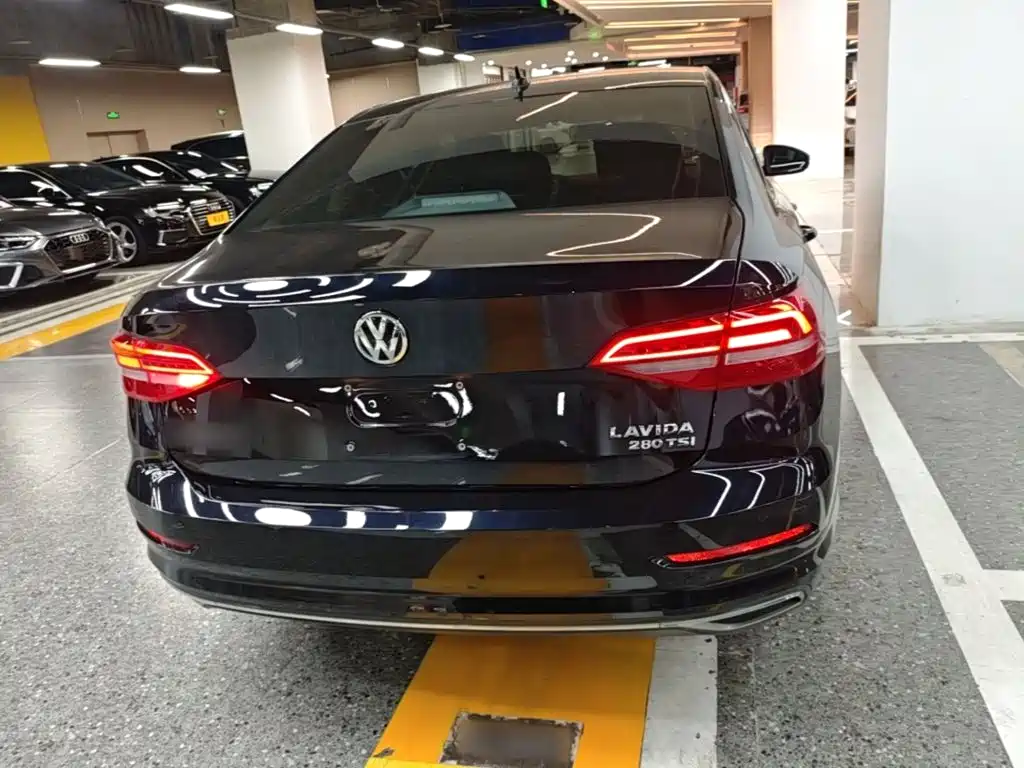 Volkswagen Lavida — миниатюра 6