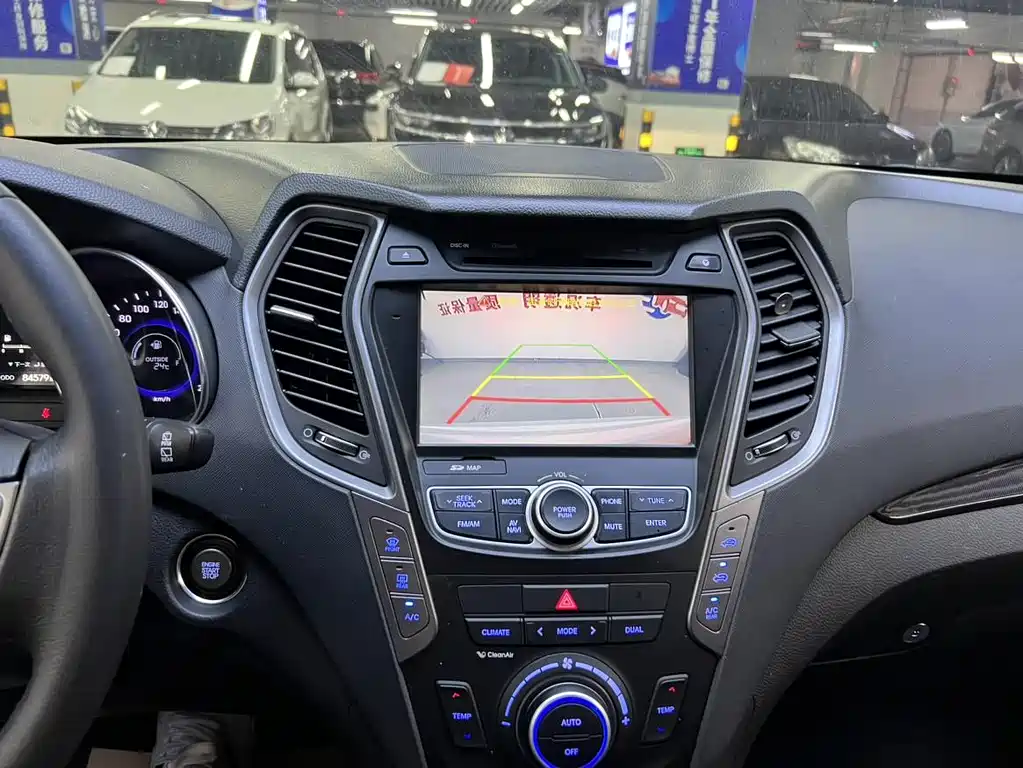 Hyundai Santa Fe 2013 2.4L AT Luxury