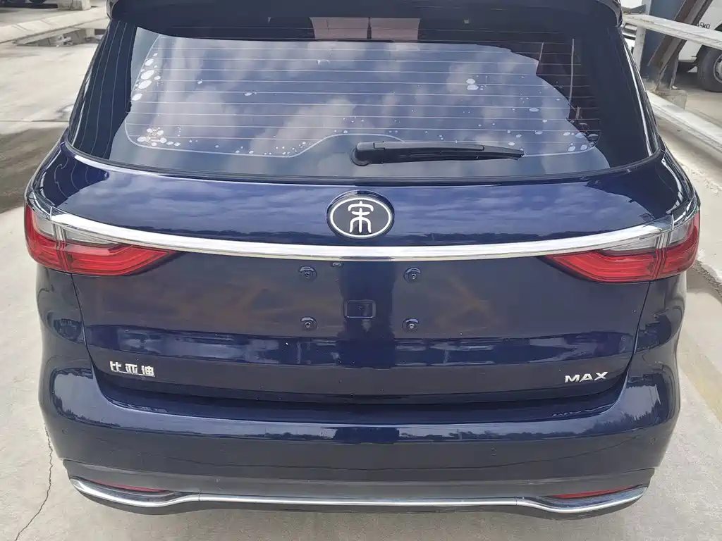 BYD MAX — миниатюра 6