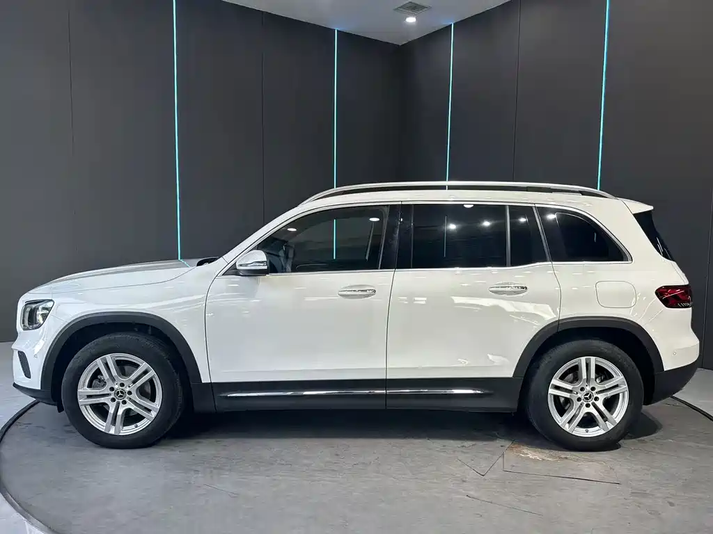 Mercedes-Benz GLB — миниатюра 4