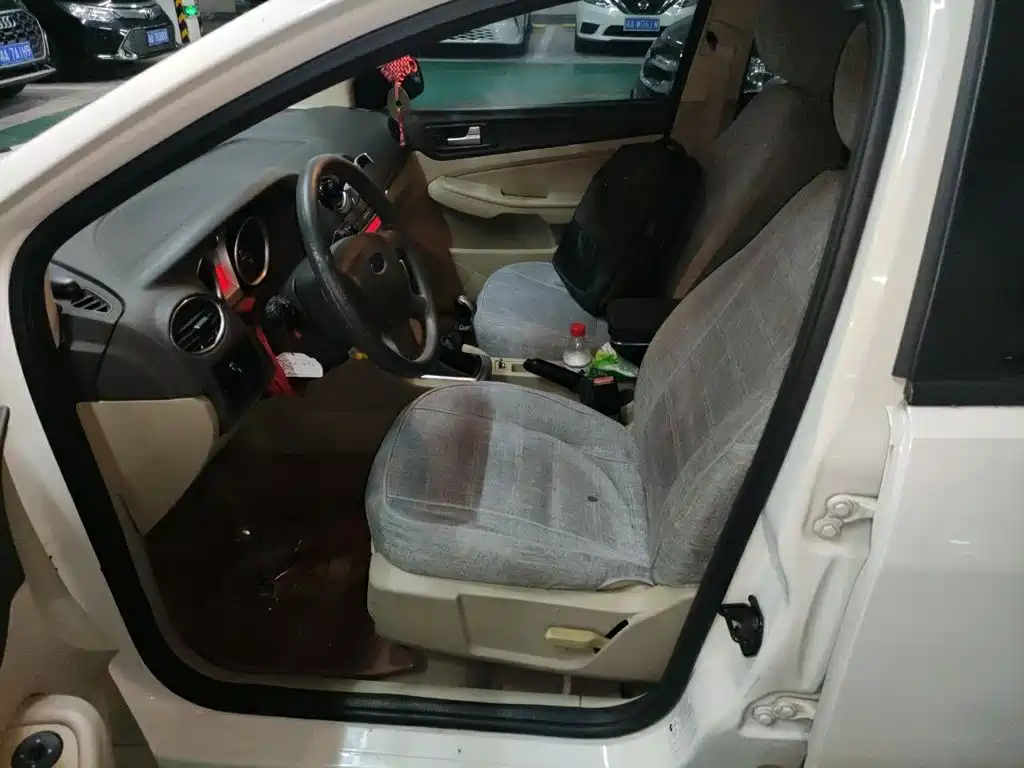 Ford Focus — миниатюра 11