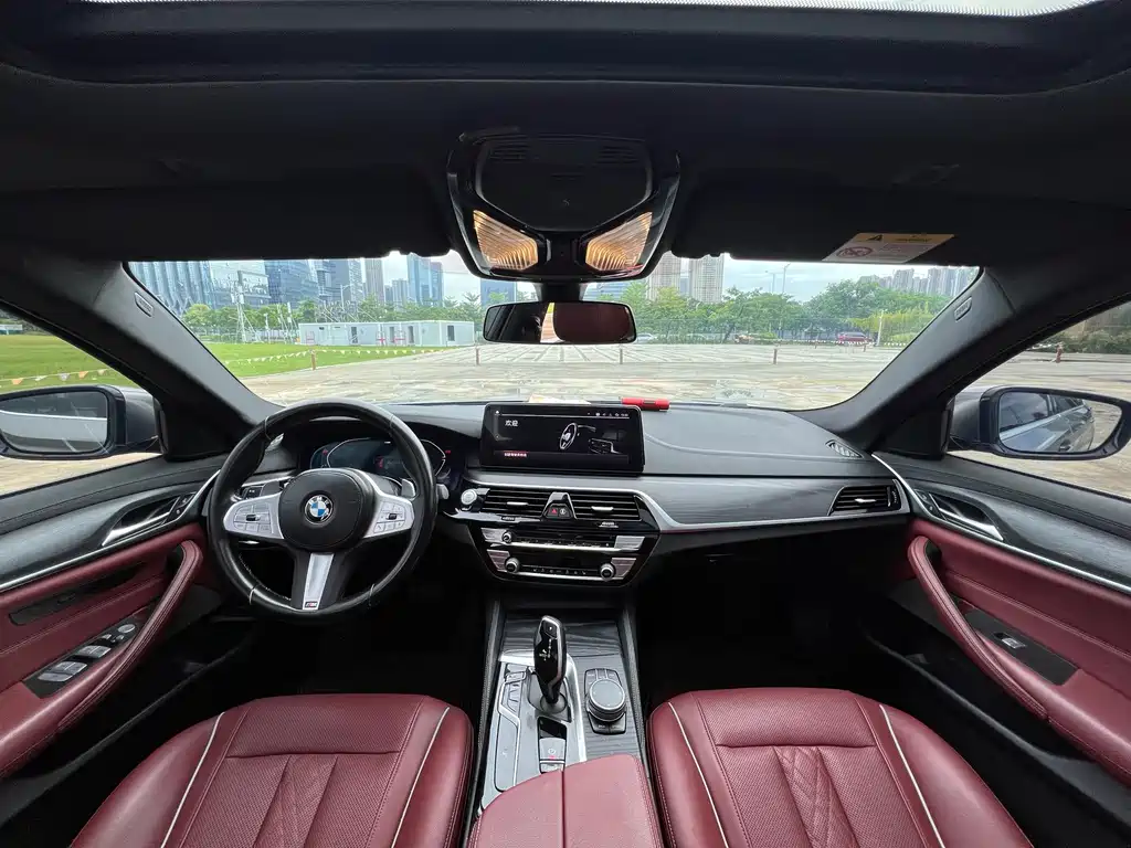 BMW 5 Series — миниатюра 8