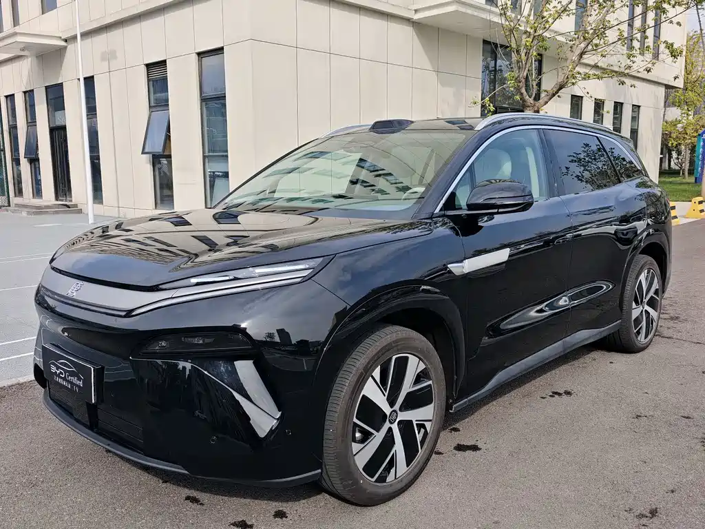 BYD Tang L