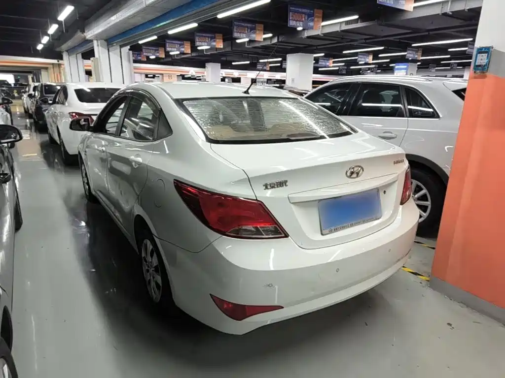 Hyundai Verna — миниатюра 5