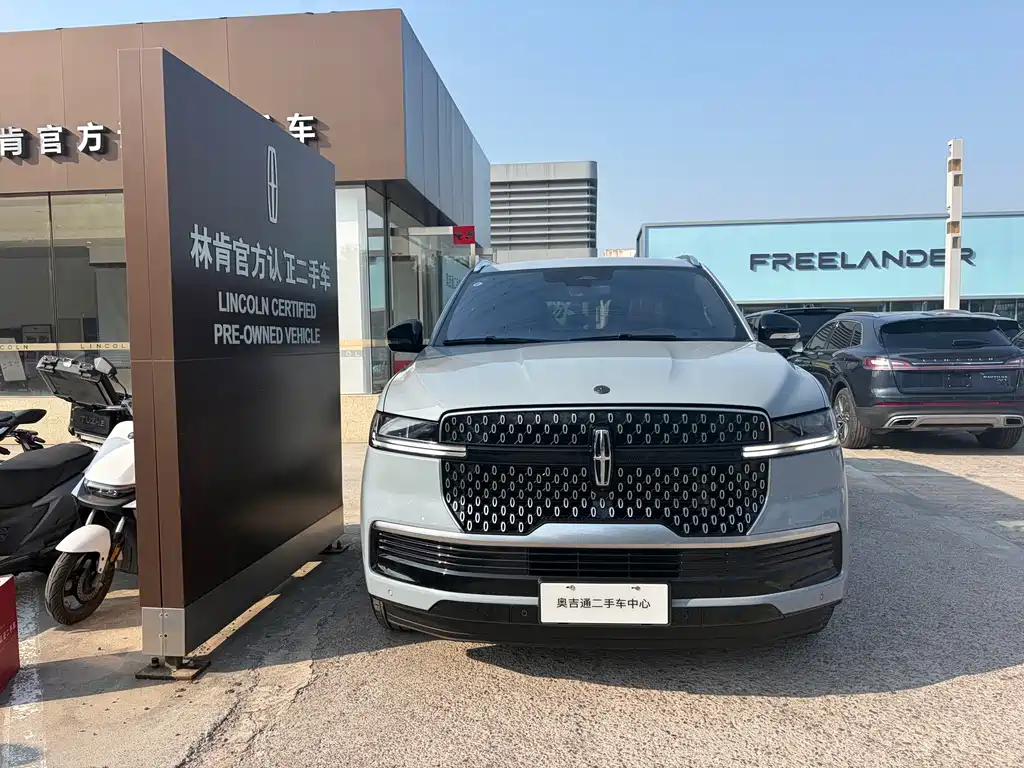 Lincoln Navigator — миниатюра 2