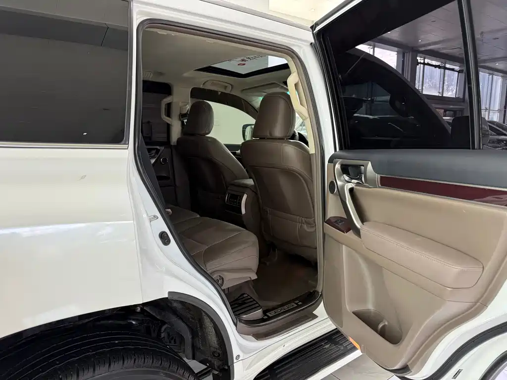 Lexus GX — миниатюра 10