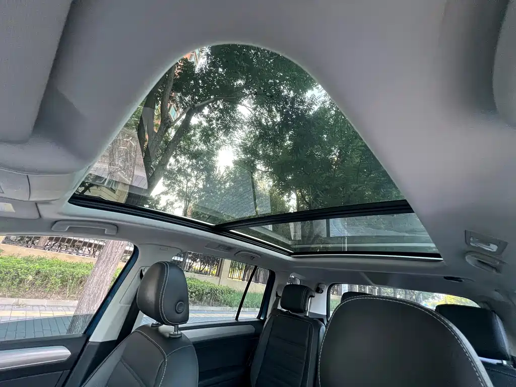 Volkswagen Touran — миниатюра 10