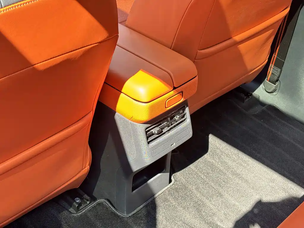 Toyota bZ3X — миниатюра 18