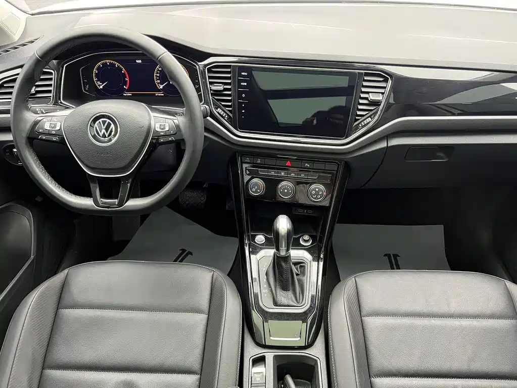 Volkswagen T-Roc 2022 280TSI DSG PLUS