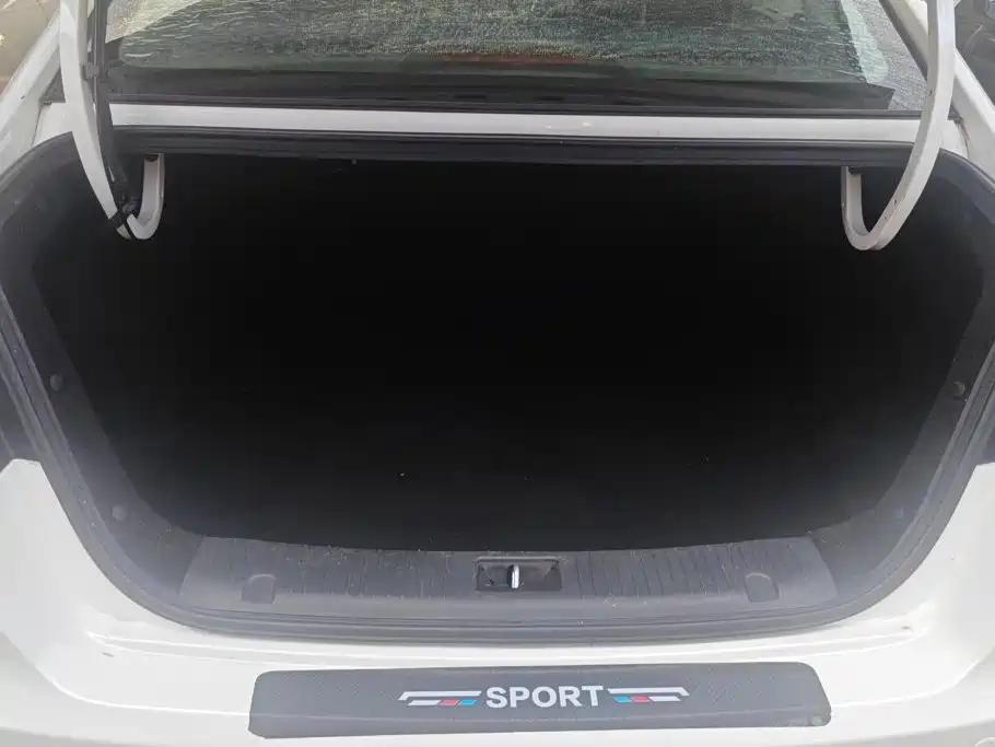 Changan Eado — миниатюра 4