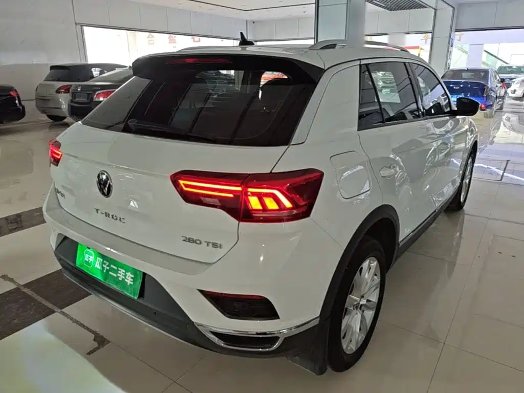 Volkswagen T-Roc - фото 7