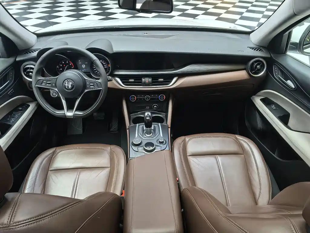 Alfa Romeo Stelvio — миниатюра 5