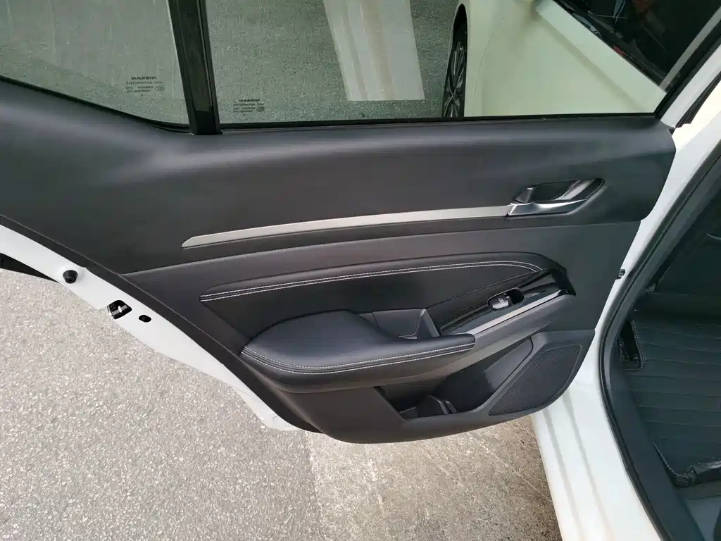 Nissan Teana — миниатюра 7