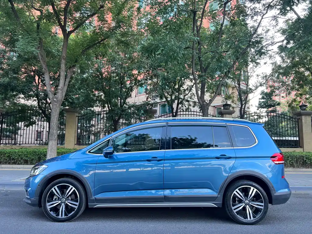 Volkswagen Touran — миниатюра 17