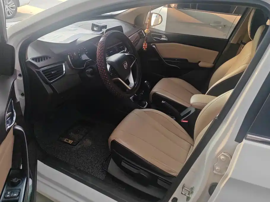 Baojun 310W — миниатюра 9
