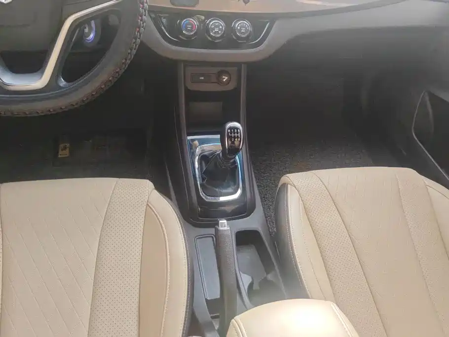 Baojun 310W — миниатюра 16