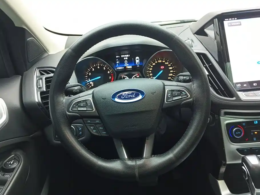 Ford Kuga — миниатюра 15