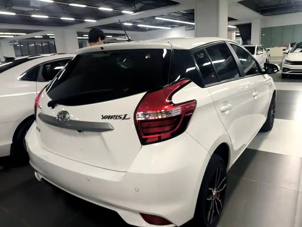 Toyota Yaris L — миниатюра 7