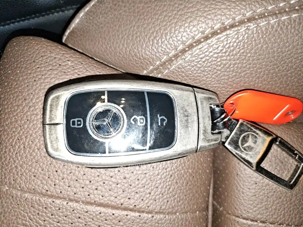 Mercedes-Benz E-Class — миниатюра 9