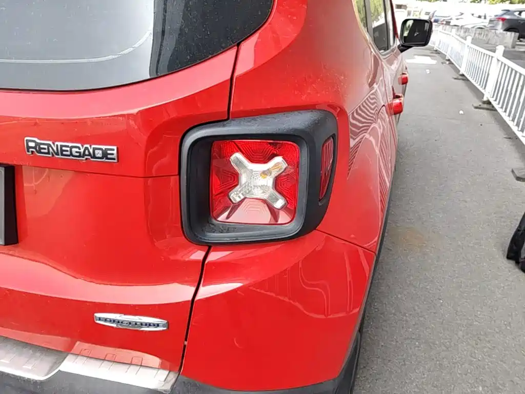 Jeep Renegade — миниатюра 8