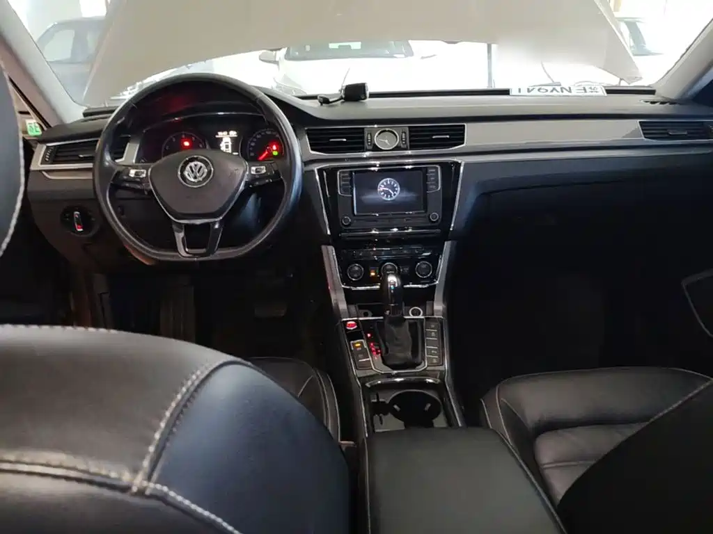Volkswagen Passat — миниатюра 10