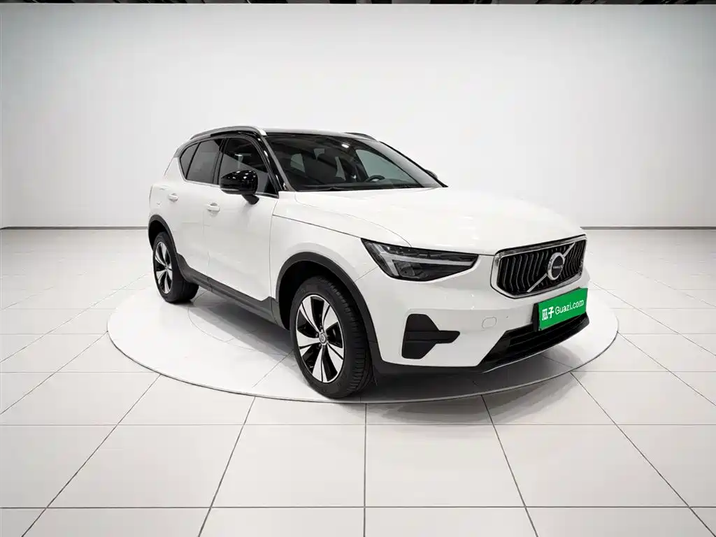 Volvo XC40 2023 B3 Luxury