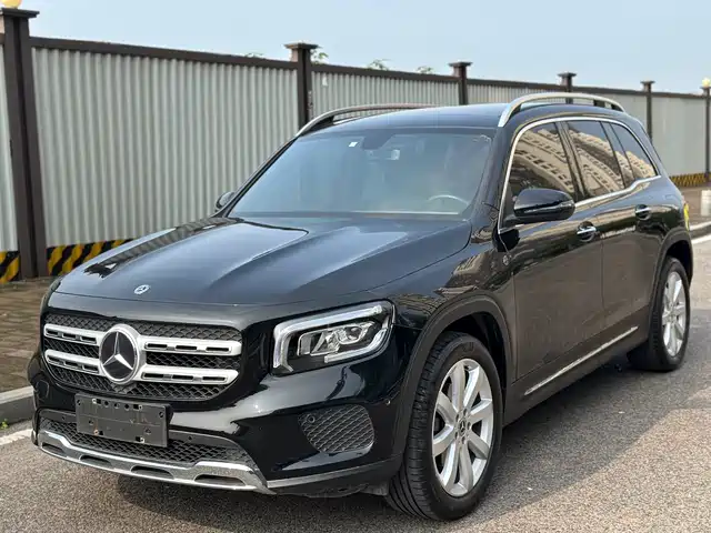 MERCEDES BENZ GLB