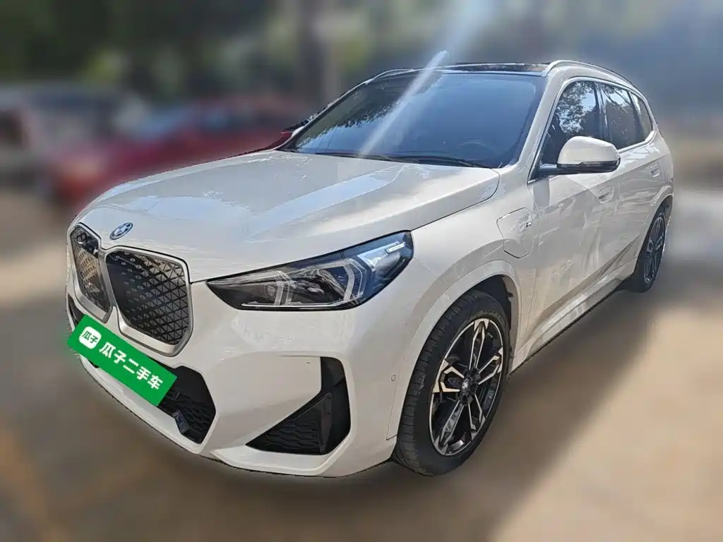 BMW iX1