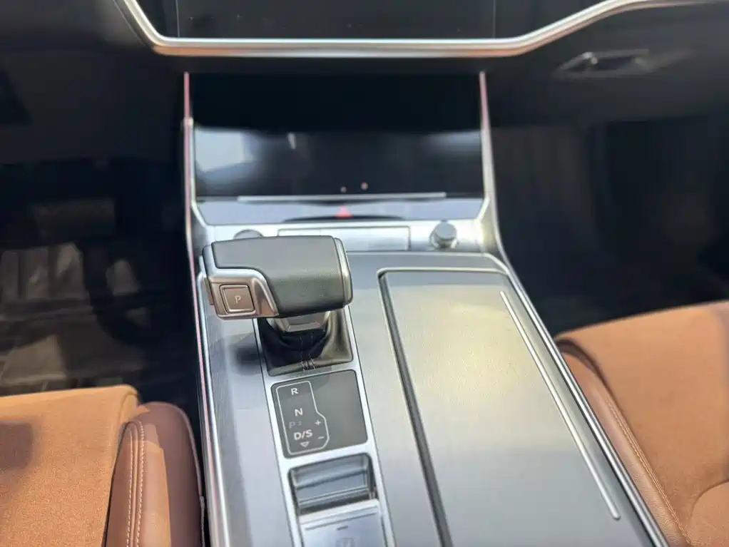 Audi A7L — миниатюра 12