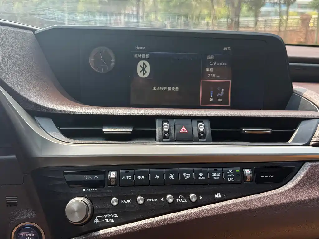 Lexus ES — миниатюра 15
