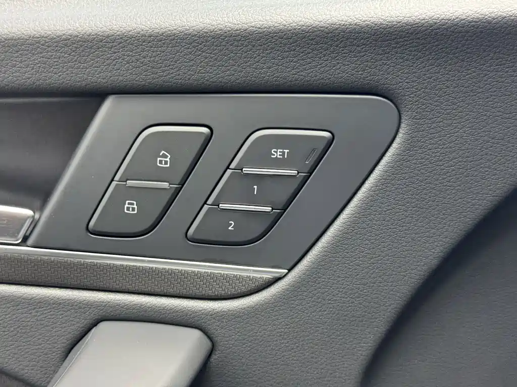 Audi Q5L Sportback — миниатюра 16