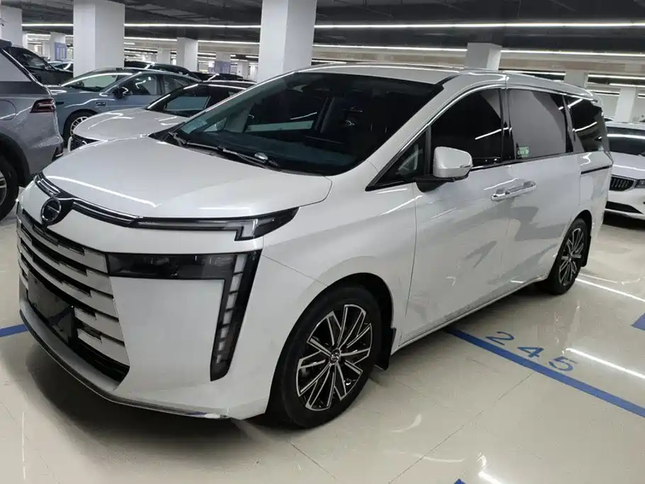 GAC Motor Trumpchi E8