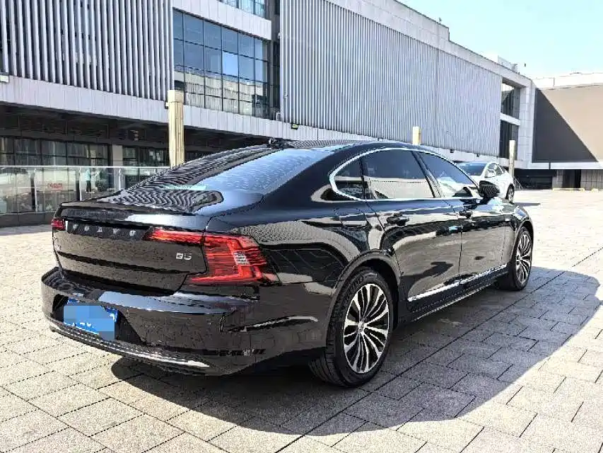 Volvo S90 — миниатюра 8