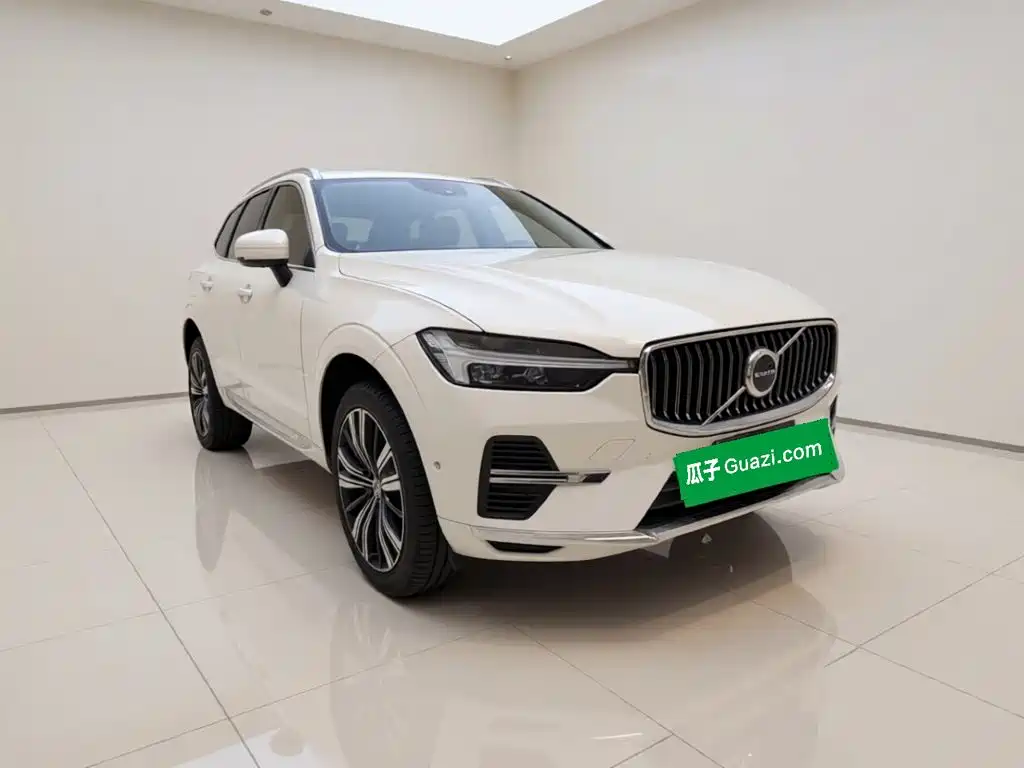 Volvo XC60 PHEV — миниатюра 3