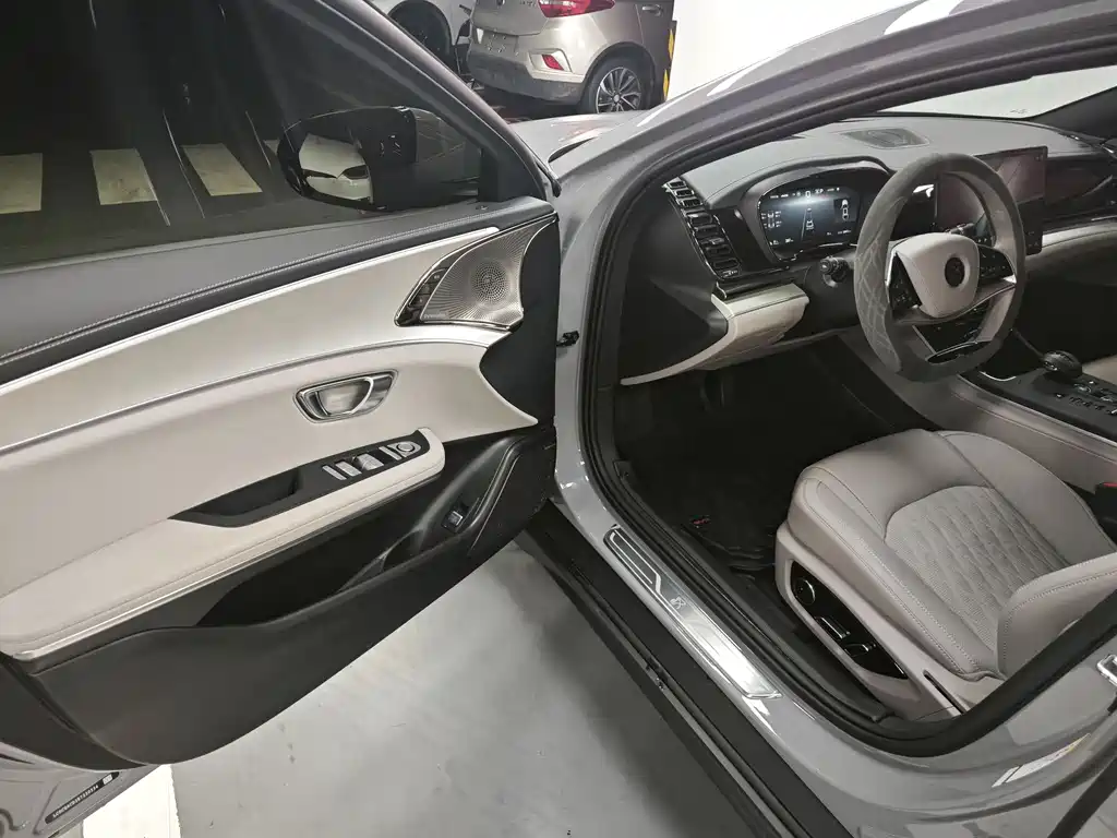 BYD Han 2025 EV 605KM Luxury