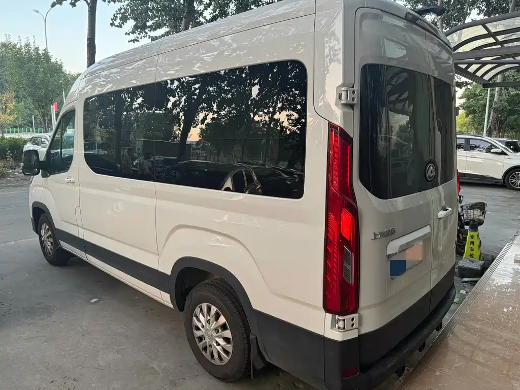 MAXUS V90 — миниатюра 3