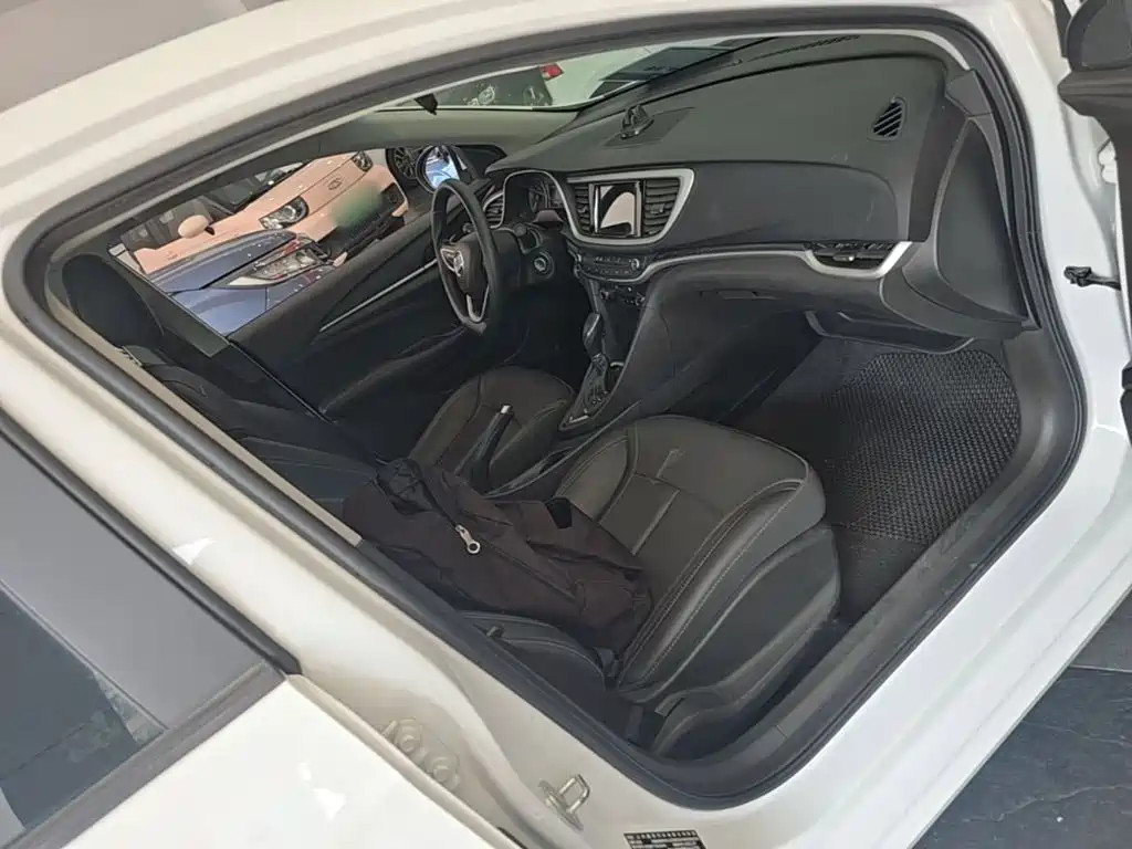 Buick Excelle — миниатюра 25