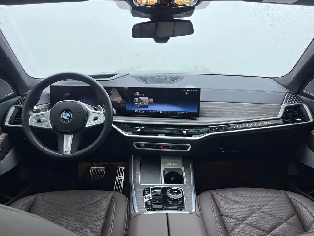 BMW X5 2025 xDrive 40Li M Sport