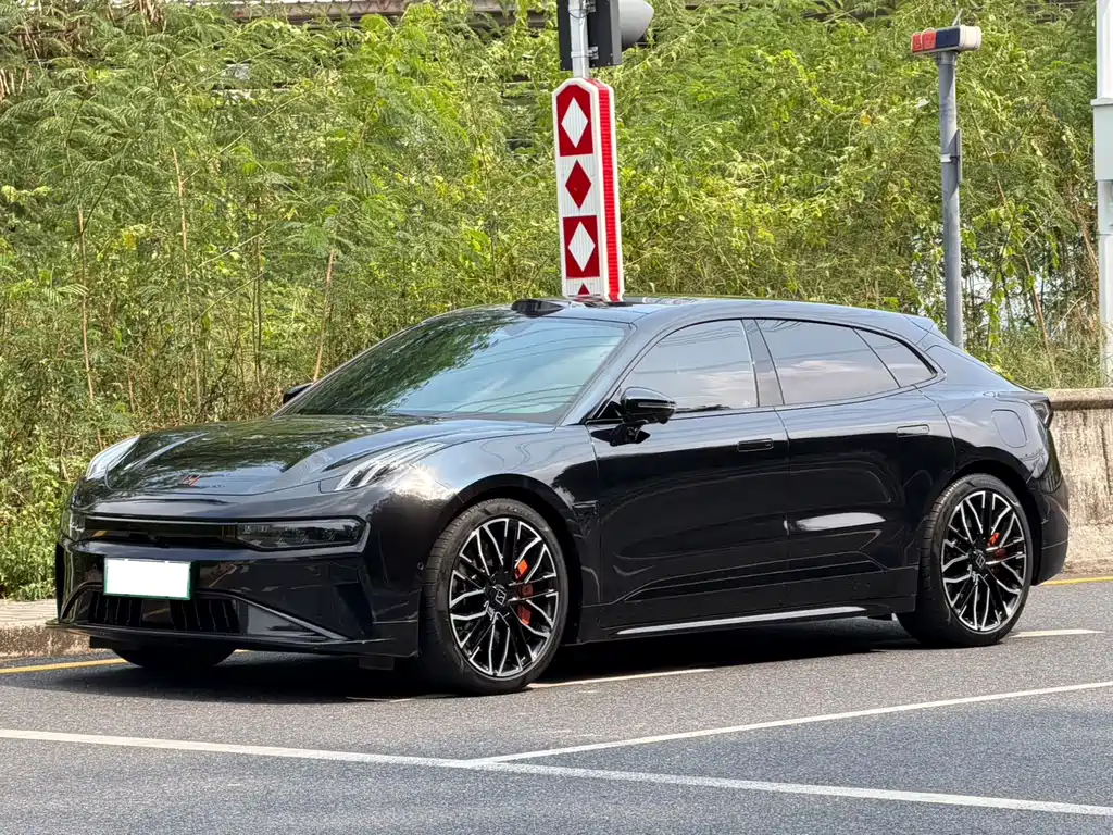 Zeekr 001