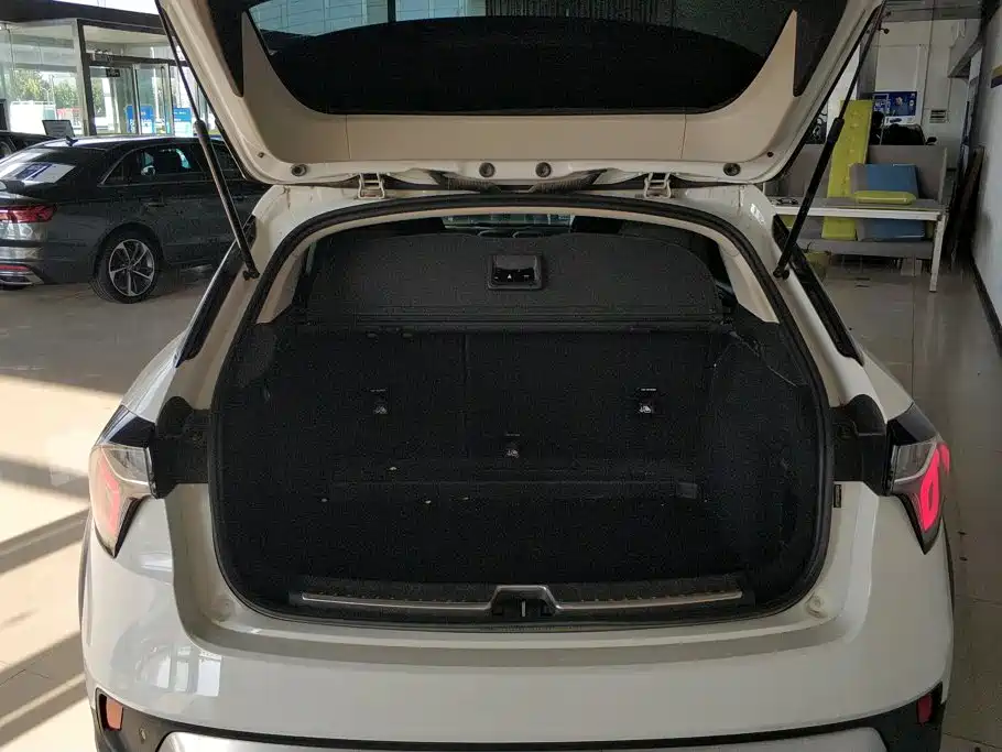 Lynk & Co 02 — миниатюра 4