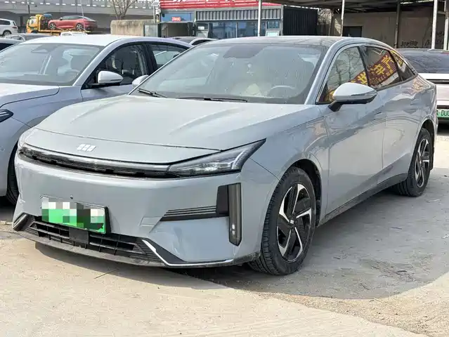 GEELY GALAXY GALAXY L6 2024