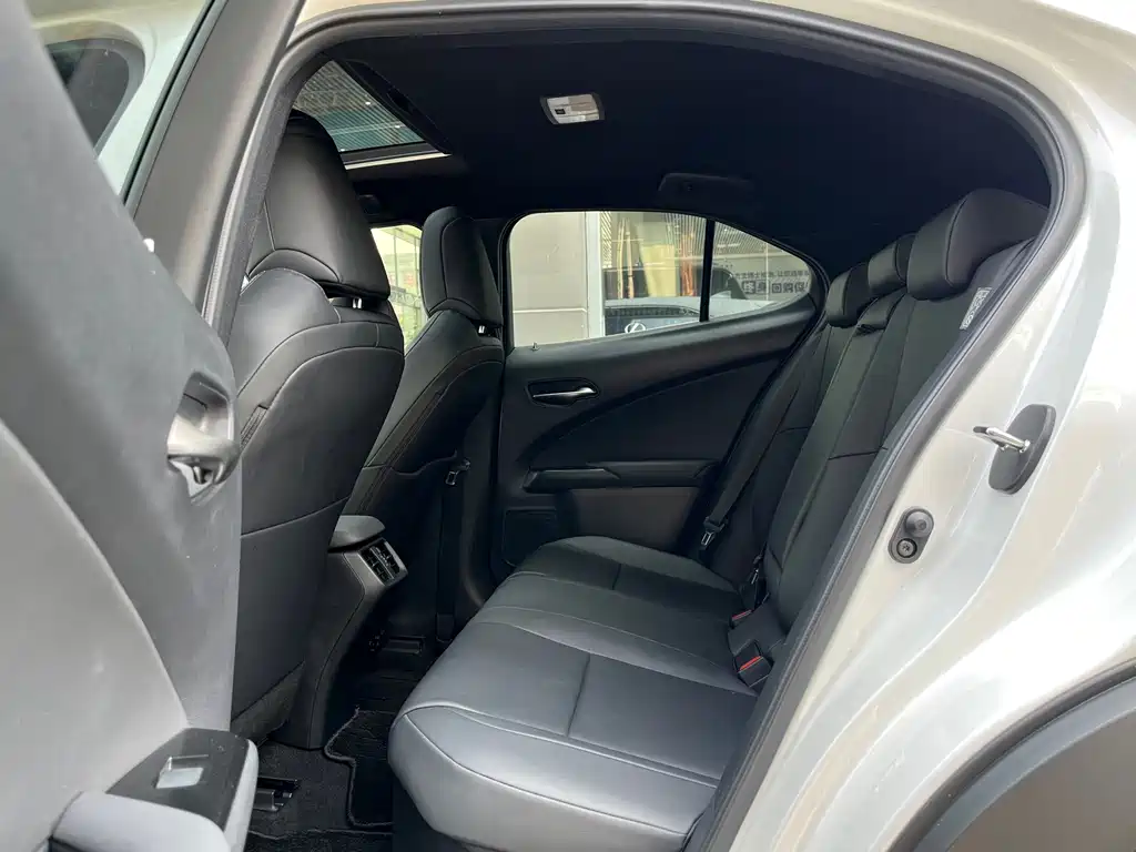 Lexus UX — миниатюра 6