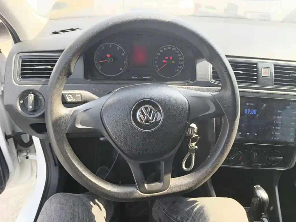 Volkswagen Santana — миниатюра 11