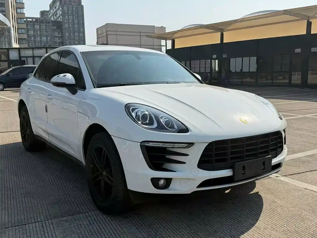 Porsche Macan — миниатюра 3