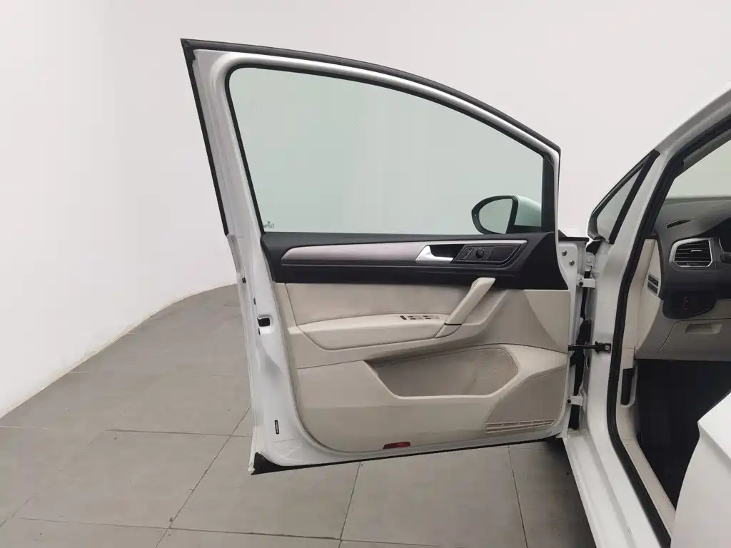 Volkswagen Golf Sportsvan — миниатюра 8