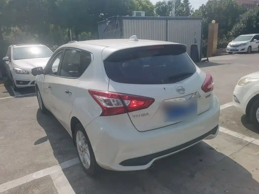 Nissan Tiida — миниатюра 5