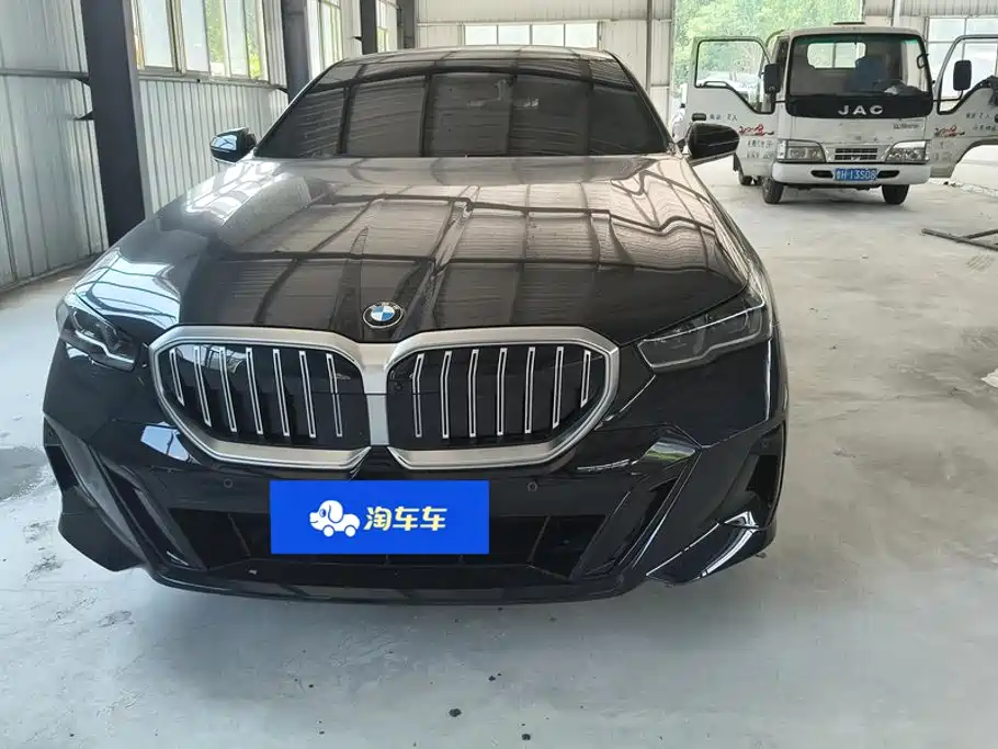 BMW 5 Series — миниатюра 2