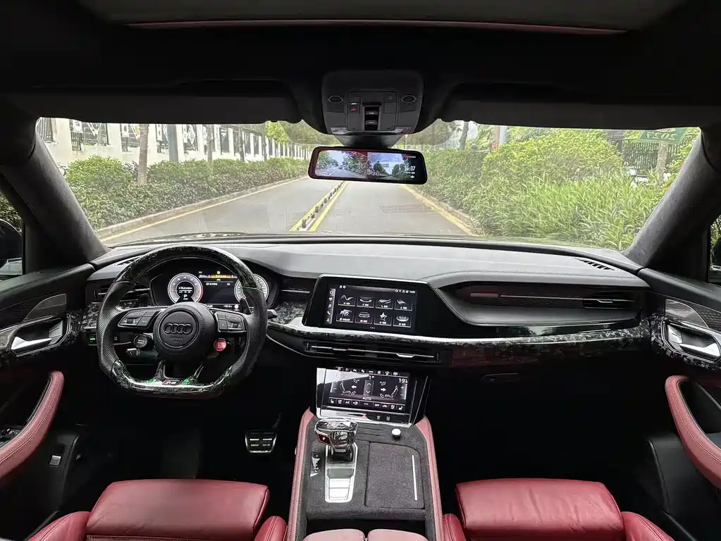 Audi Q6 2024 45 TFSI quattro 6 мест